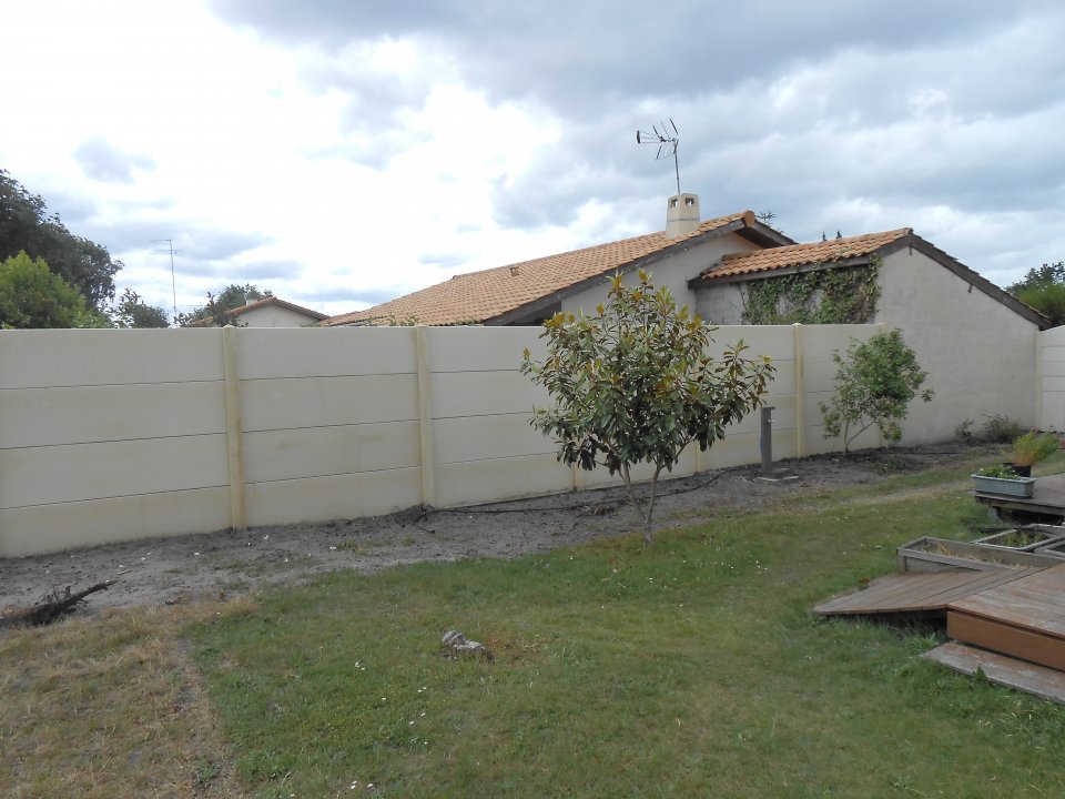 Clôture béton « LISSE » - Clodéco.